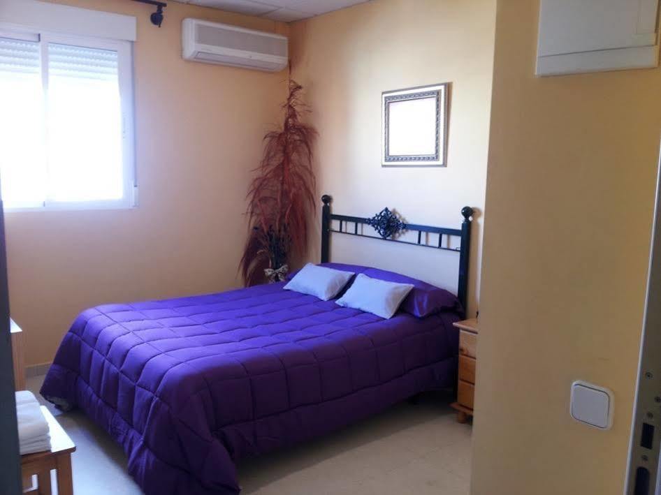 Hostal Ds Velilla de San Antonio Exterior photo